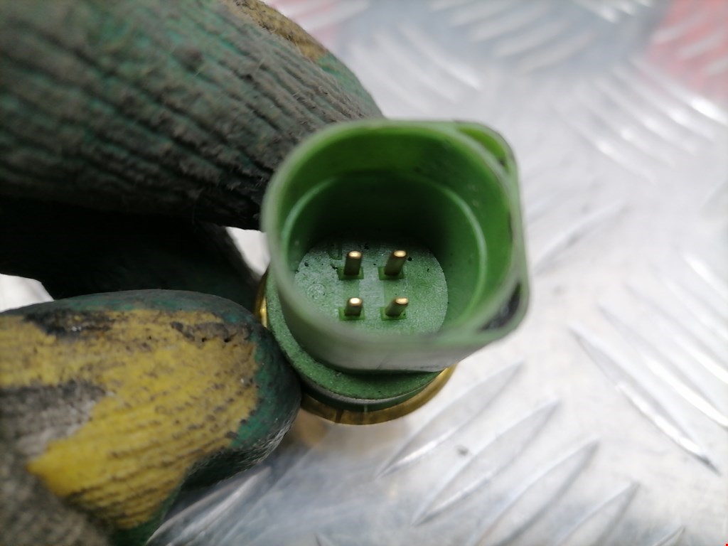 Датчик температуры (охлаждающей жидкости) AUDI A4 B5 1995-2001