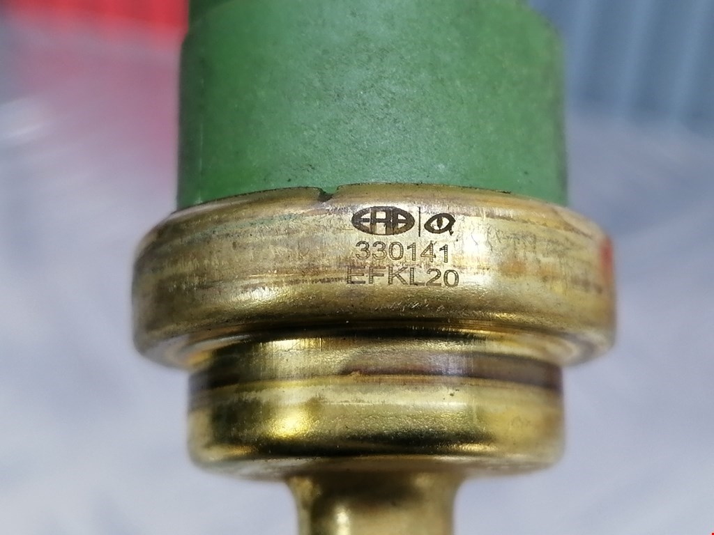 Датчик температуры (охлаждающей жидкости) AUDI A4 B5 1995-2001