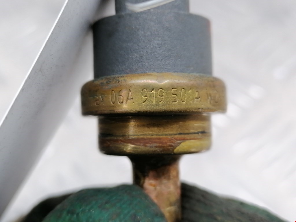 Датчик температуры (охлаждающей жидкости) VOLKSWAGEN Passat B7 2011-2015