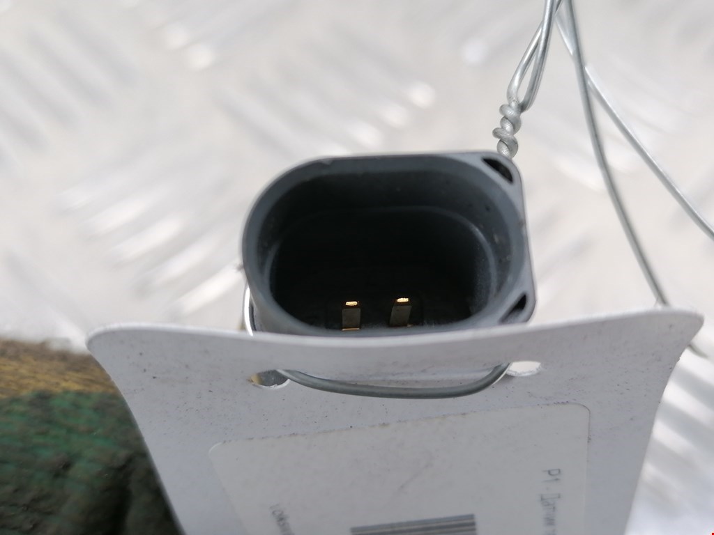 Датчик температуры (охлаждающей жидкости) VOLKSWAGEN Passat B7 2011-2015