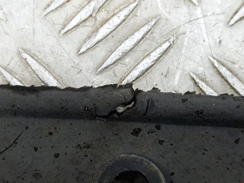 Локер (подкрылок) передний левый MITSUBISHI Pajero IV 2006-2022