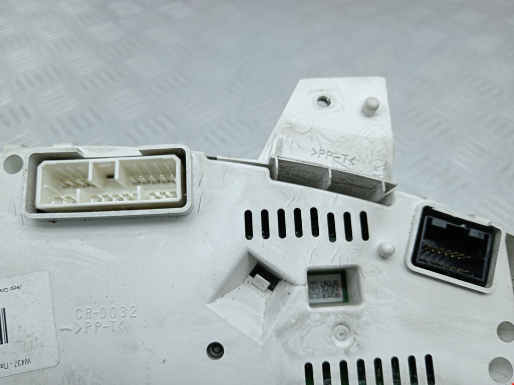 Панель приборов (щиток) JEEP Grand Cherokee WK 2004-2010