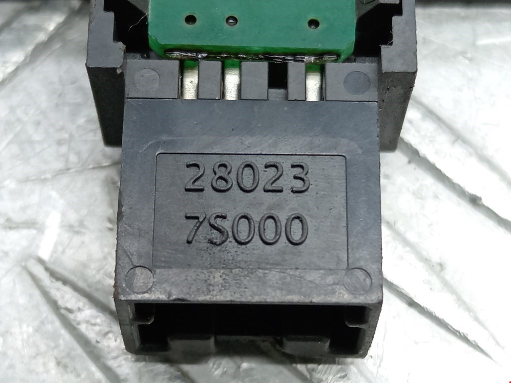 Разъем AUX/USB RENAULT Koleos HY 2008-2016