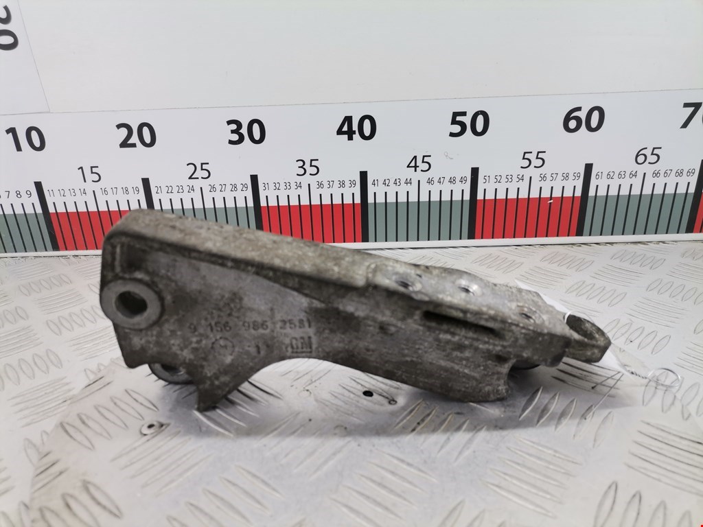 Кронштейн (крепление лапа) двигателя Opel Zafira A (1999-2006)