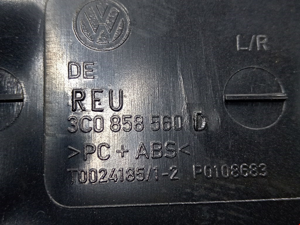 Кожух рулевой колонки VOLKSWAGEN Passat B6 2005-2011