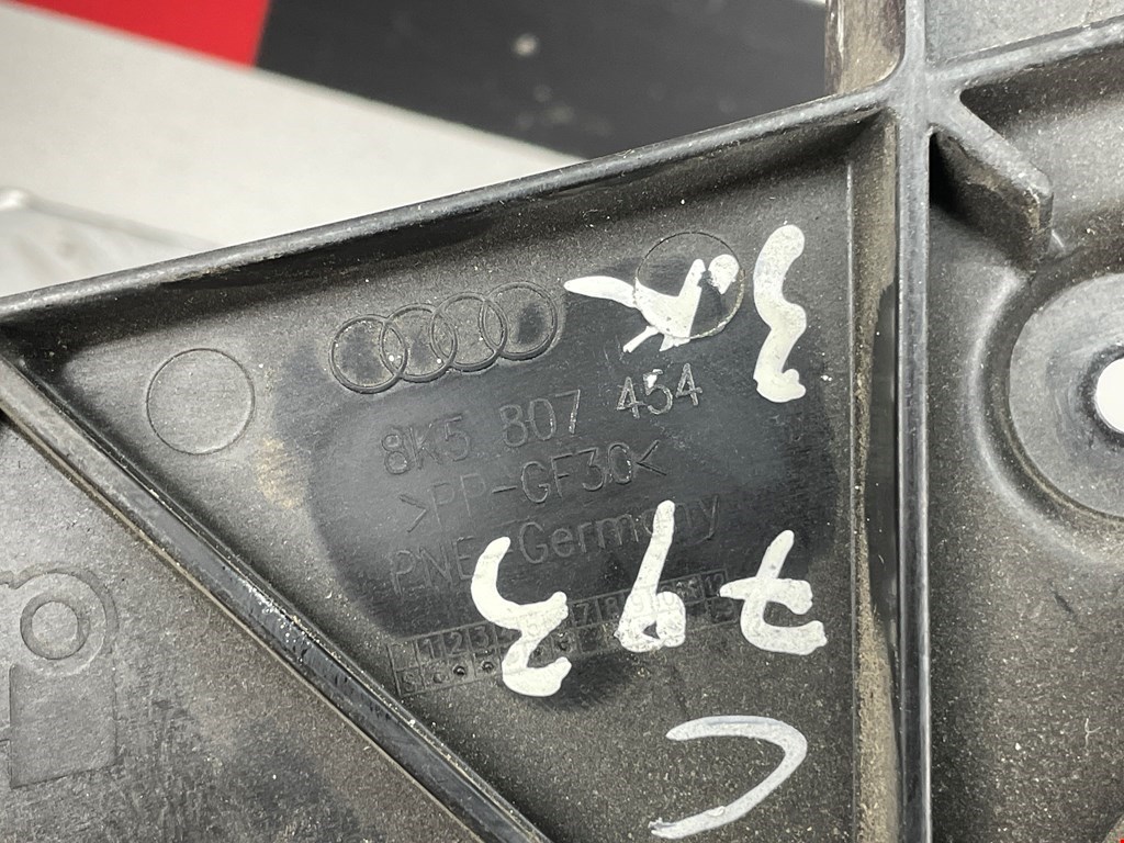 Кронштейн заднего бампера левый правый AUDI A4 B8 2007-2015