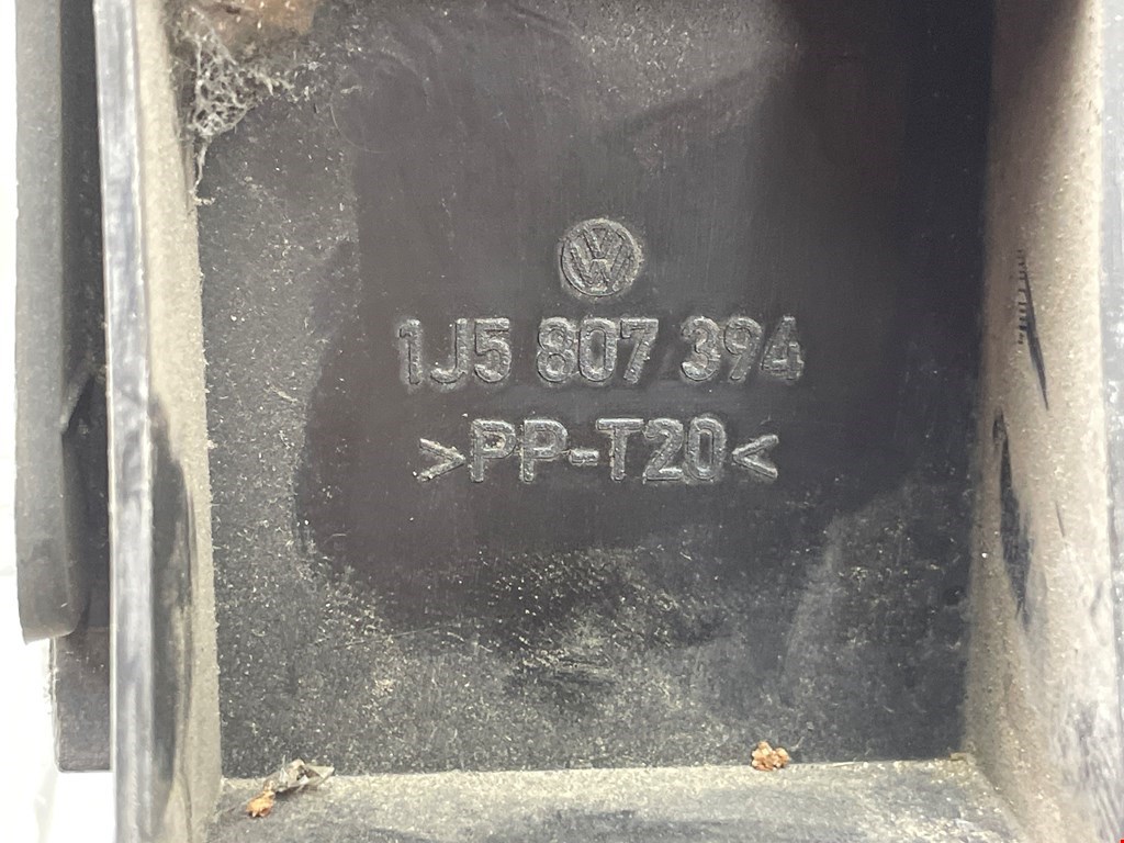 Кронштейн заднего бампера левый правый VOLKSWAGEN Bora 1998-2005