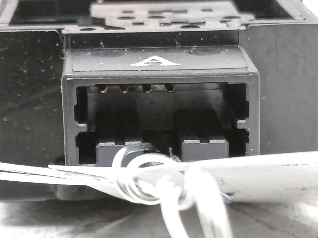 Кнопка антипробуксовочной системы RENAULT Koleos HY 2008-2016