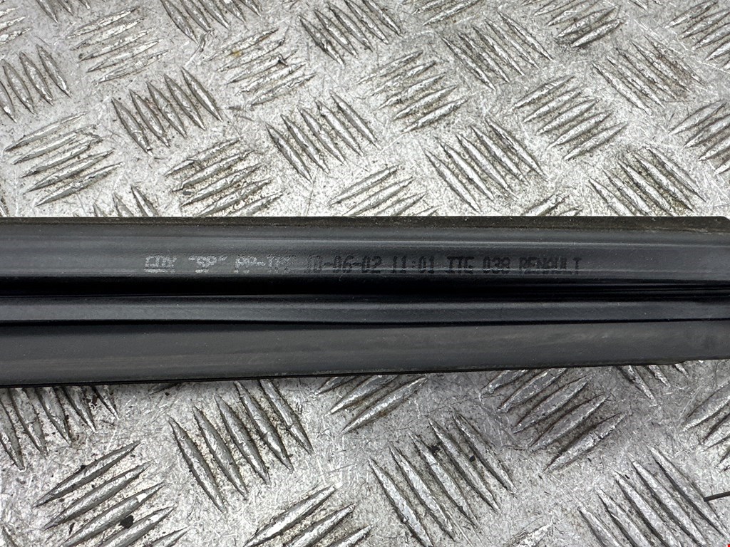 Уплотнитель (внутри) RENAULT Scenic I 1996-2003