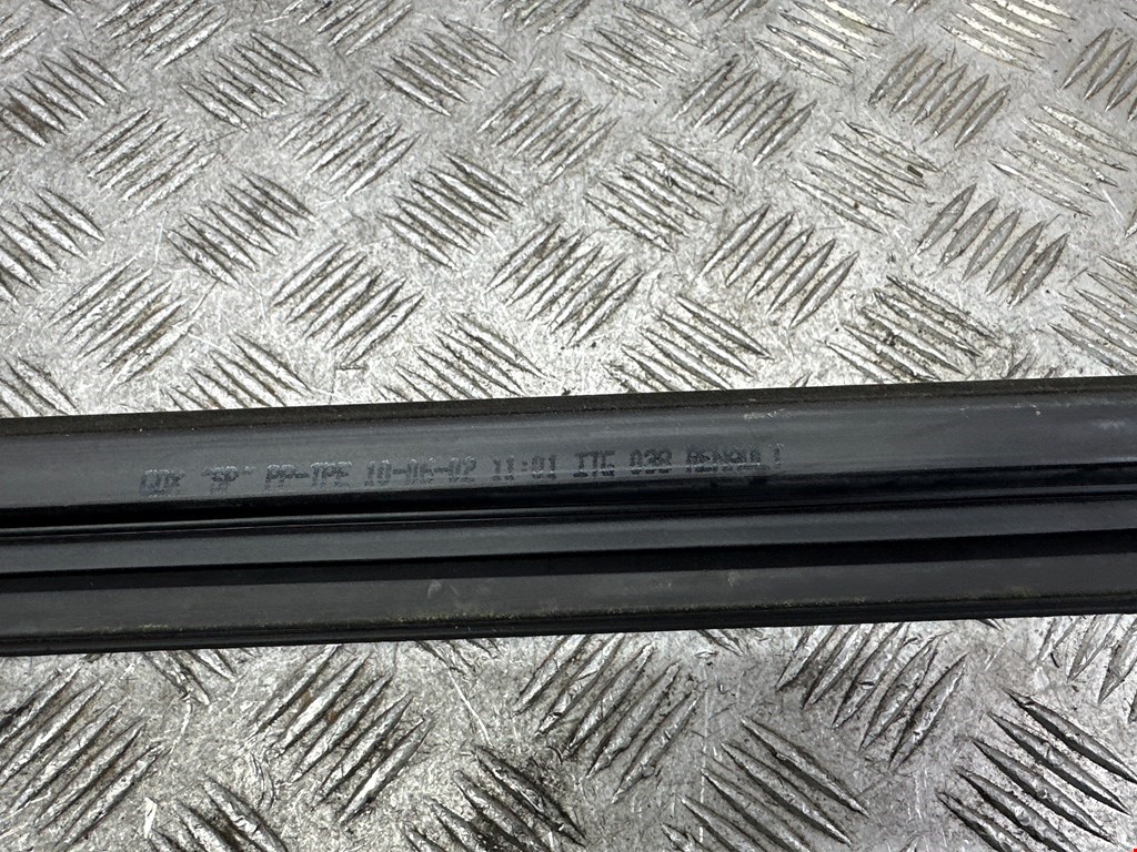 Уплотнитель (внутри) RENAULT Scenic I 1996-2003