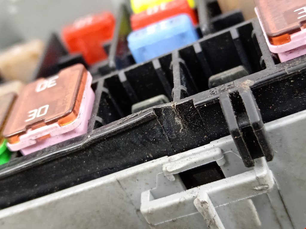 Датчик уровня в бачок омывателя FORD Mondeo IV 2007-2015