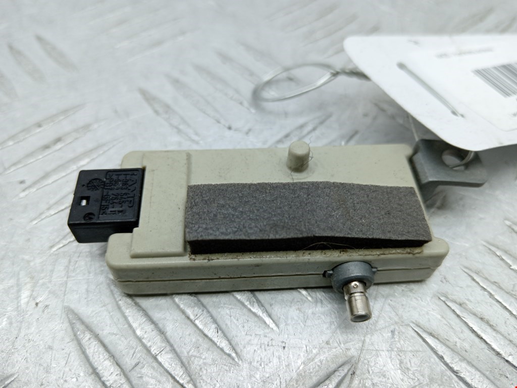 Усилитель антенны LAND ROVER Range Rover 2002-2012