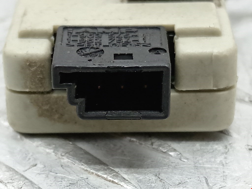 Усилитель антенны LAND ROVER Range Rover 2002-2012