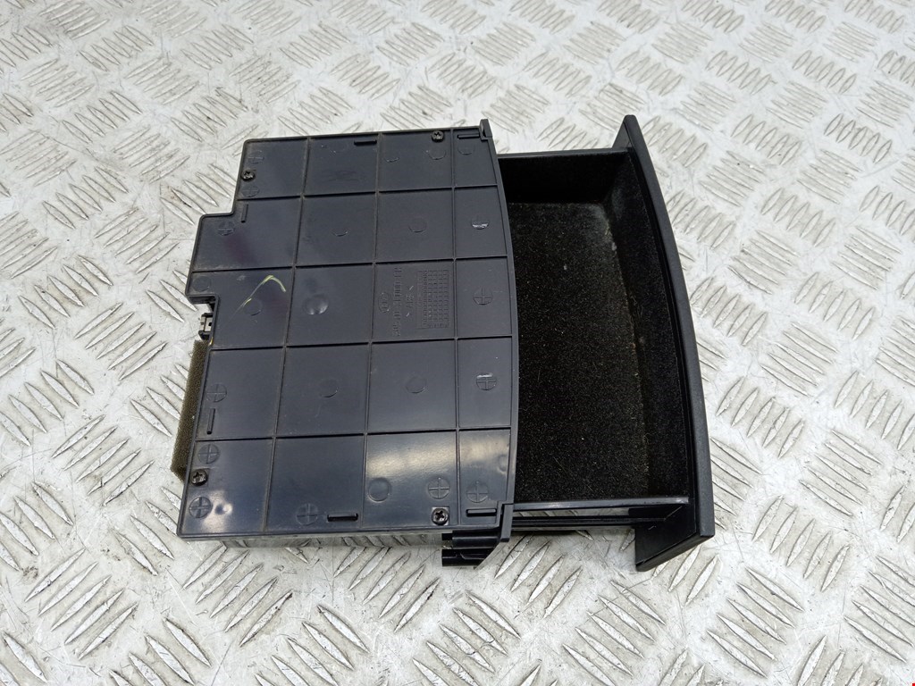 Бардачок KIA Sorento 2002-2009