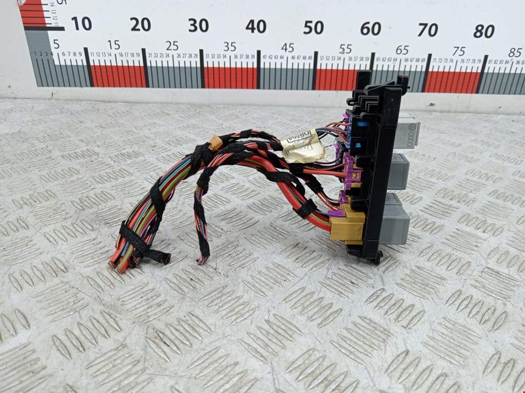 Блок реле VOLKSWAGEN Tiguan 2007-2016