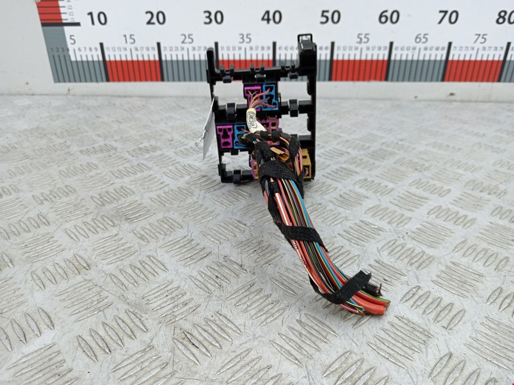 Блок реле VOLKSWAGEN Tiguan 2007-2016