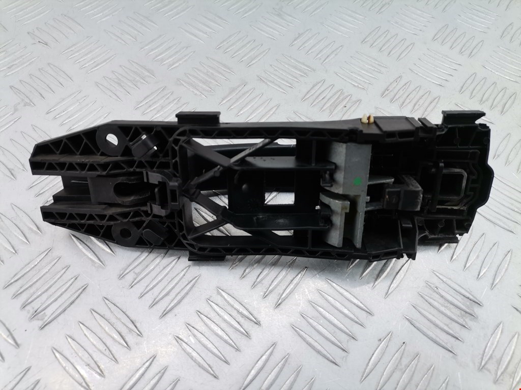 Ручка двери задней наружная правая SKODA Rapid 2012-2020