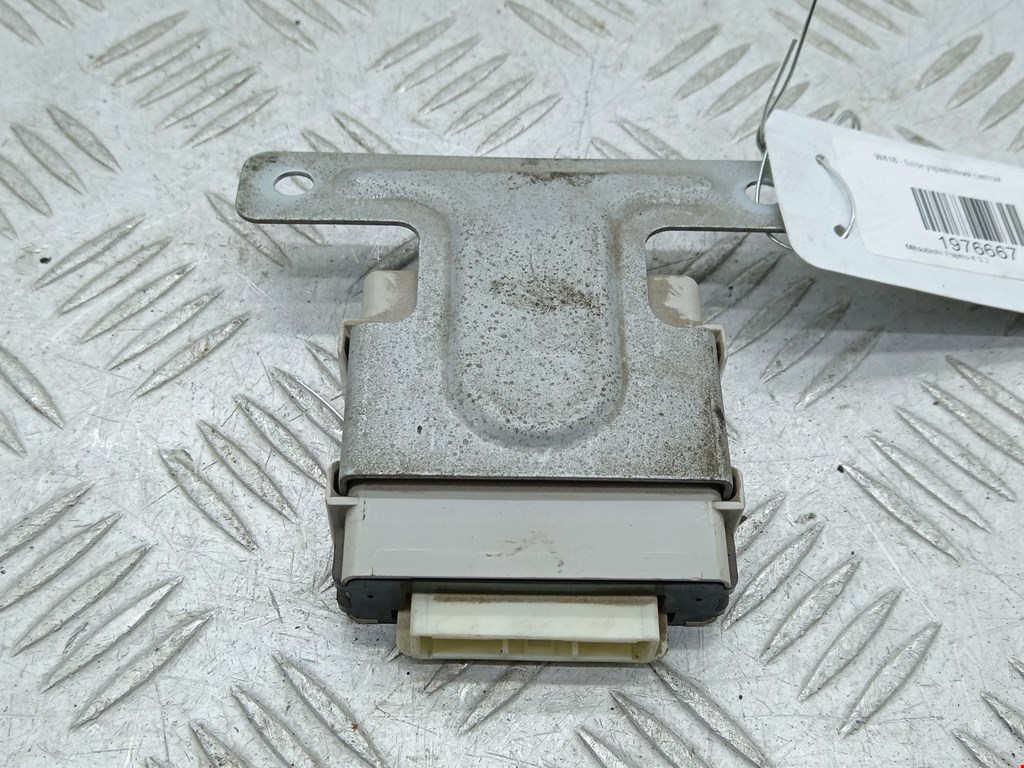 Блок управления светом MITSUBISHI Pajero IV 2006-2022