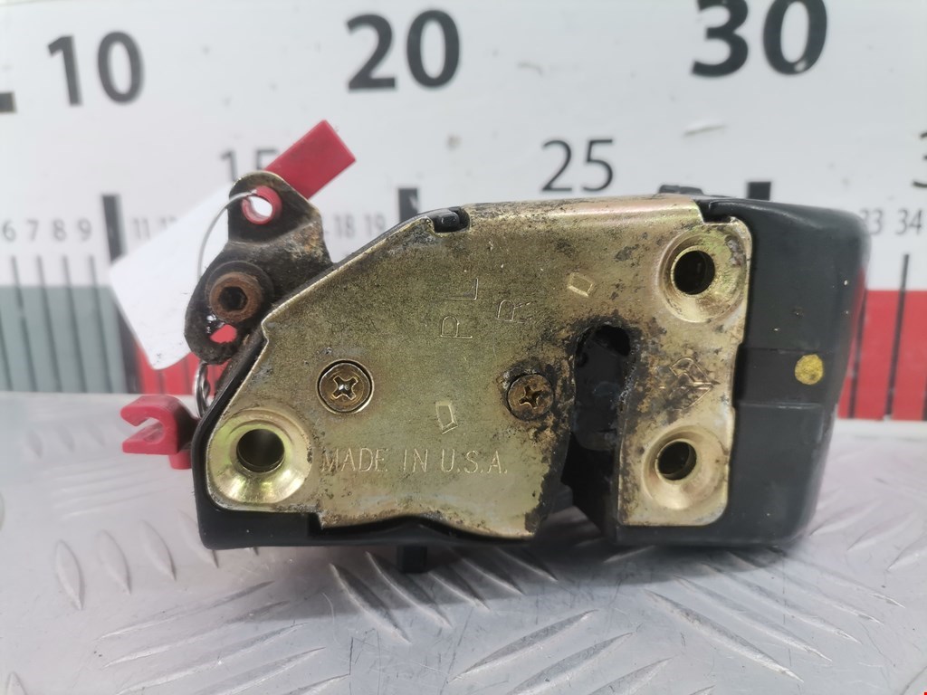 Замок двери задней правой JEEP Cherokee XJ 1984-2001