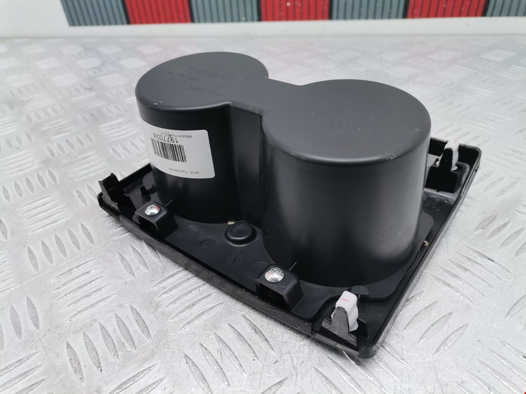 Подстаканник MITSUBISHI Pajero IV 2006-2022