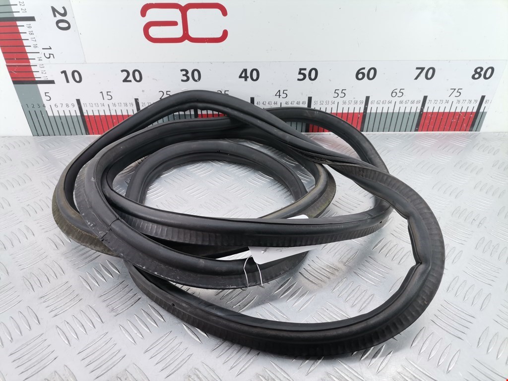 Уплотнитель (наружный) LAND ROVER Range Rover 2002-2012