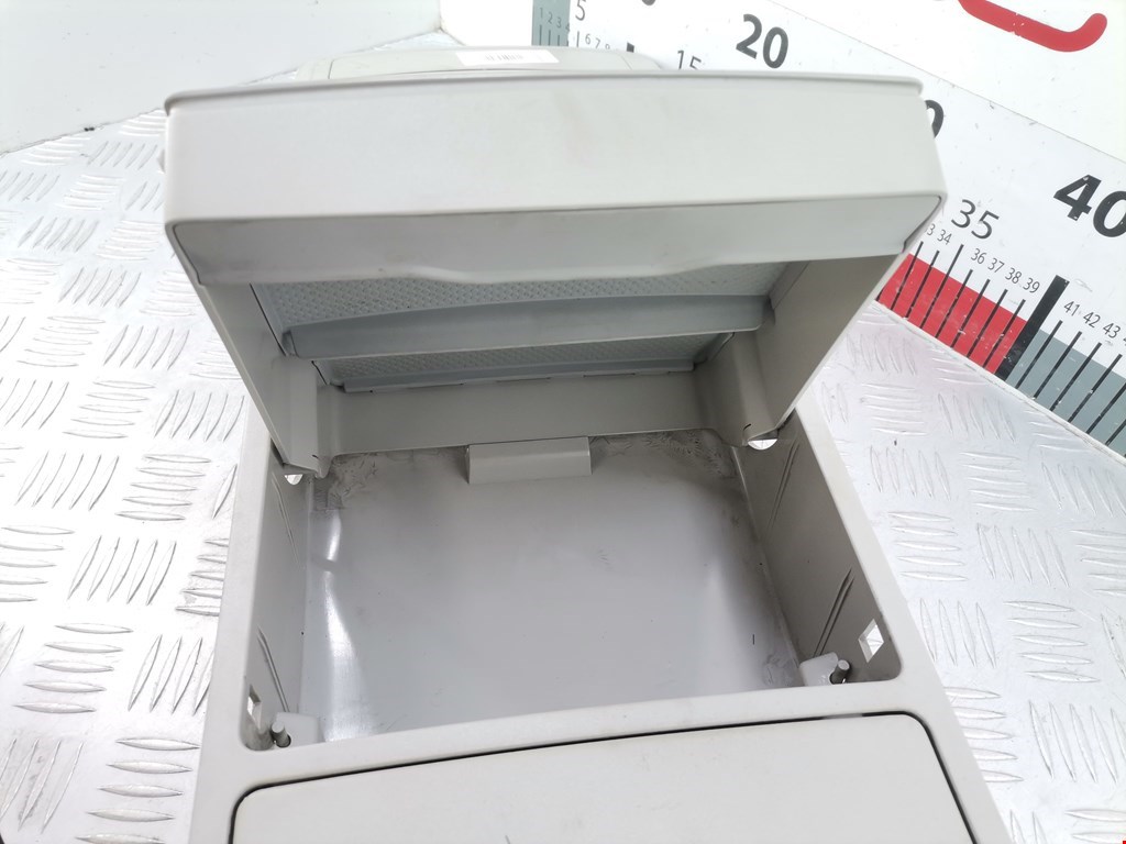 Плафон салонный (салона фонарь) VOLKSWAGEN Touran 2003-2010