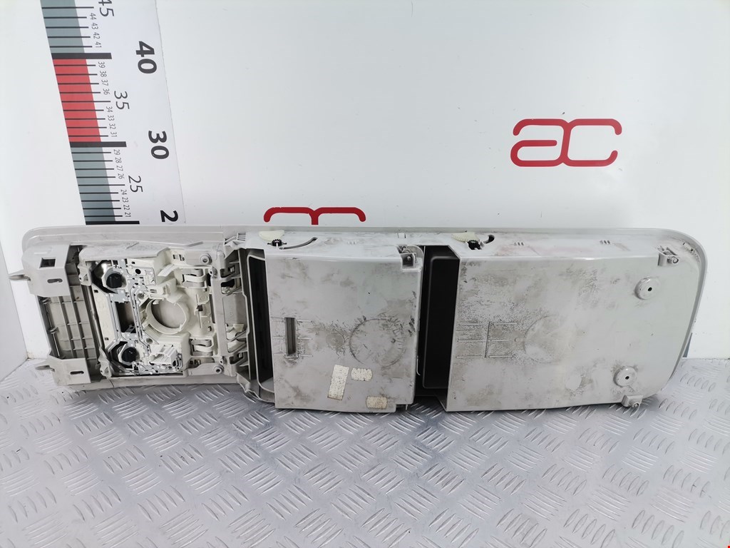 Плафон салонный (салона фонарь) VOLKSWAGEN Touran 2003-2010