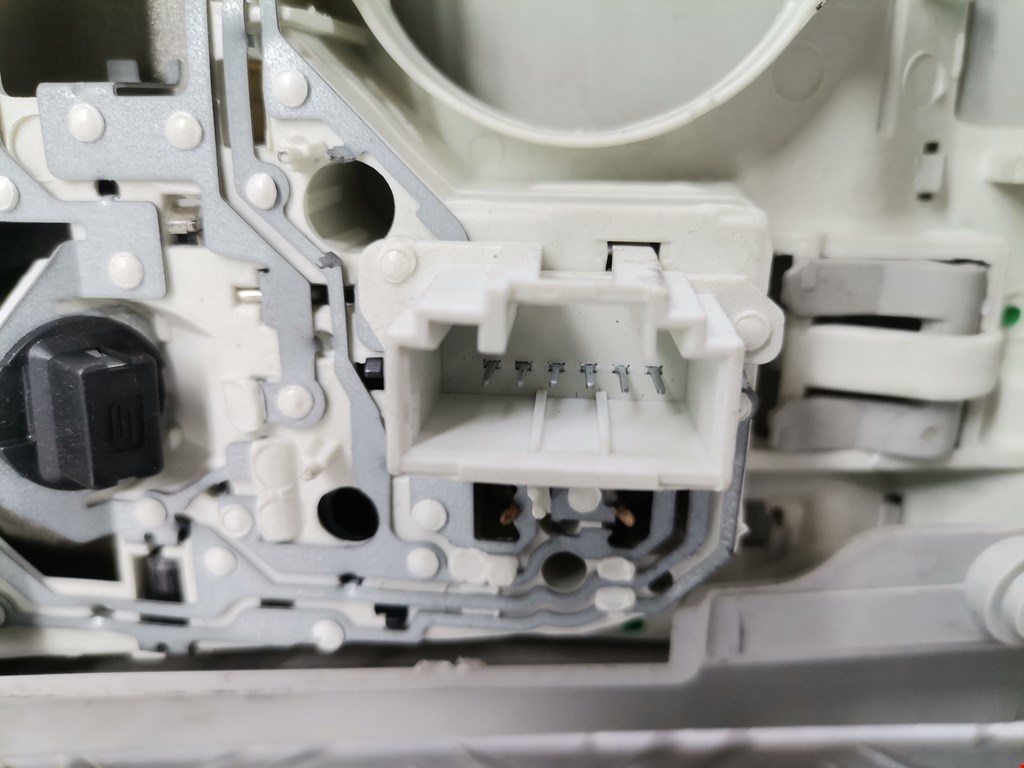 Плафон салонный (салона фонарь) VOLKSWAGEN Touran 2003-2010