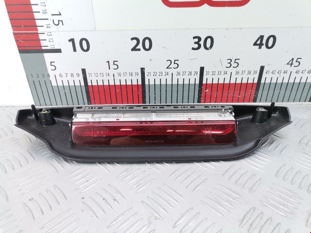 Фонарь дополнительный тормозной (стоп-сигнал) Ford Ka 2 (2008-2016)