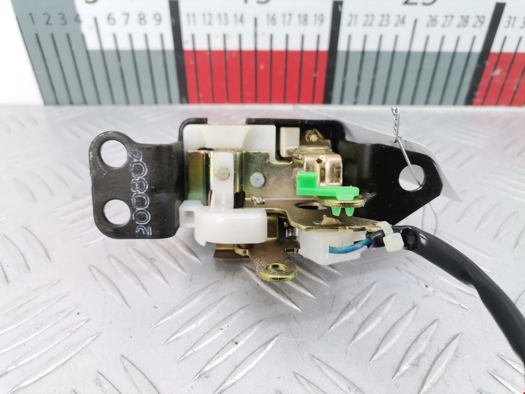 Замок багажника (крышки двери) HONDA CR-V II 2002-2007