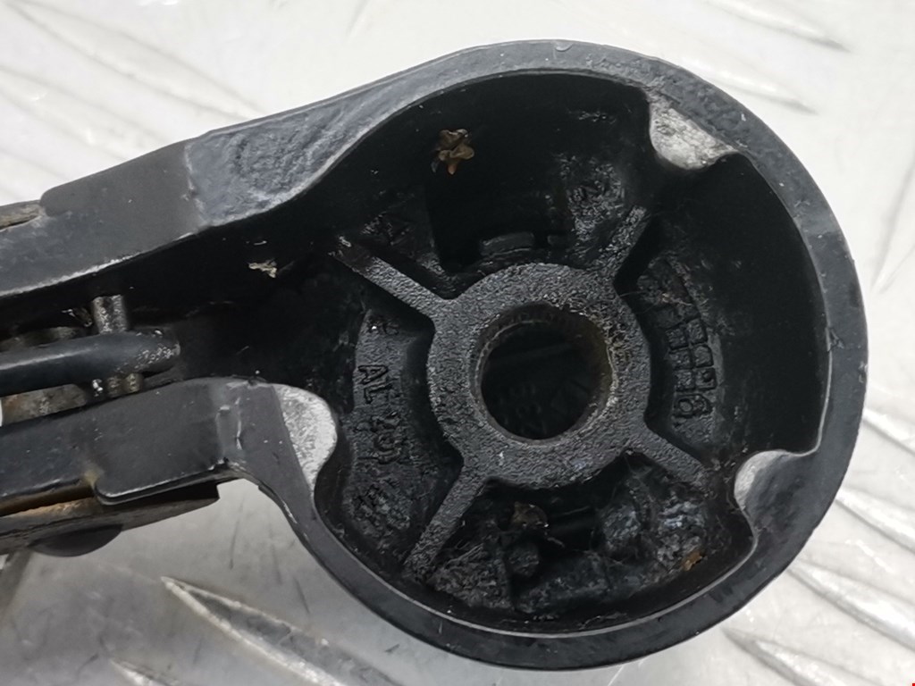 Поводок дворника задний (заднего) AUDI A4 B5 1995-2001