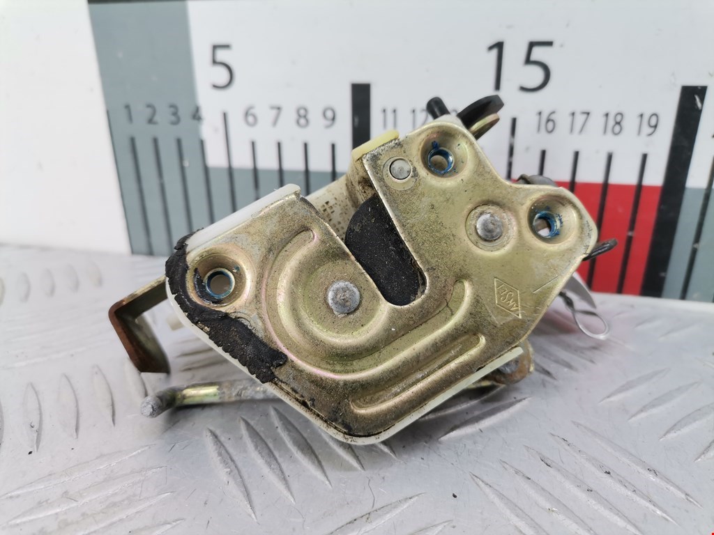 Замок двери задней левой MITSUBISHI Sigma 1990-1996