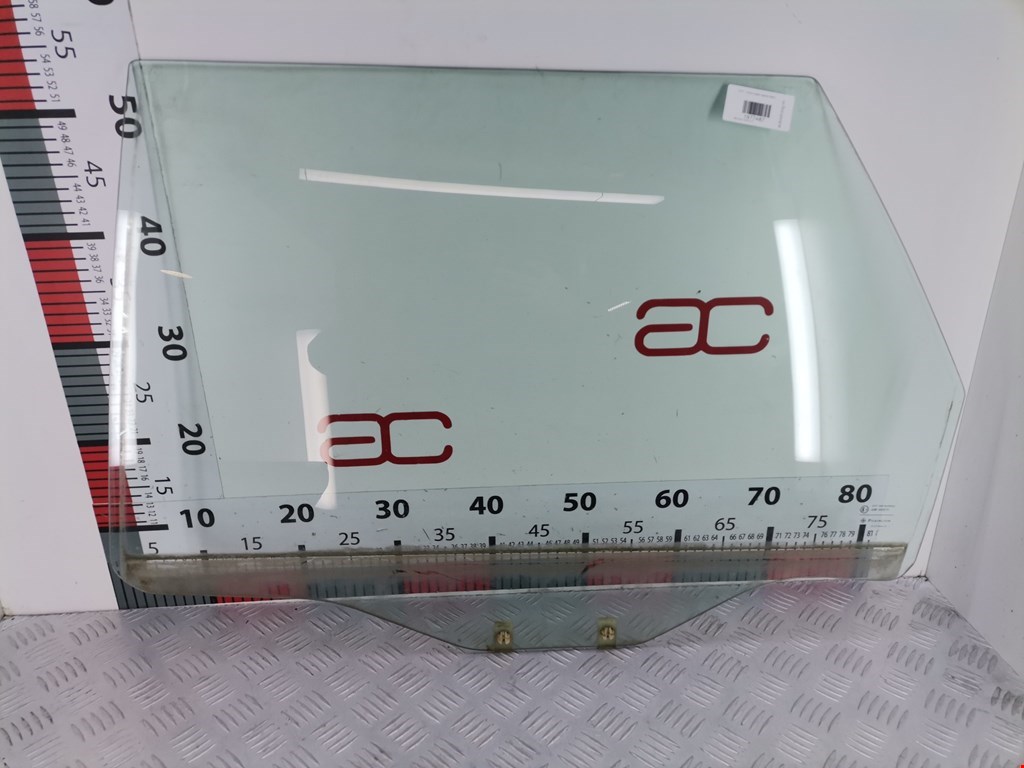 Стекло двери заднее левое MITSUBISHI Sigma 1990-1996