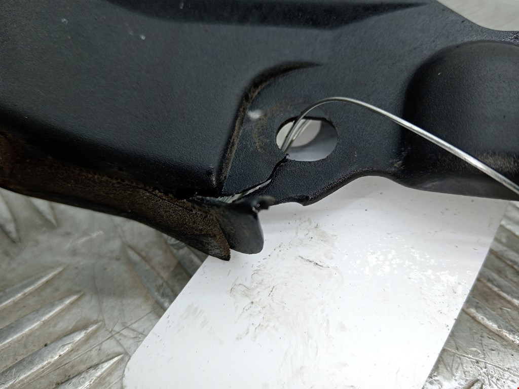 Локер (подкрылок) передний левый MITSUBISHI Pajero IV 2006-2022