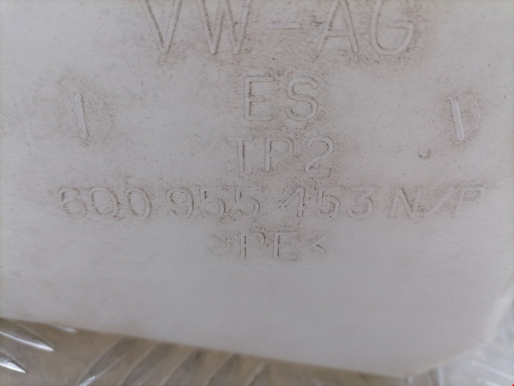 Бачок омывателя VOLKSWAGEN Polo IV 2001-2009