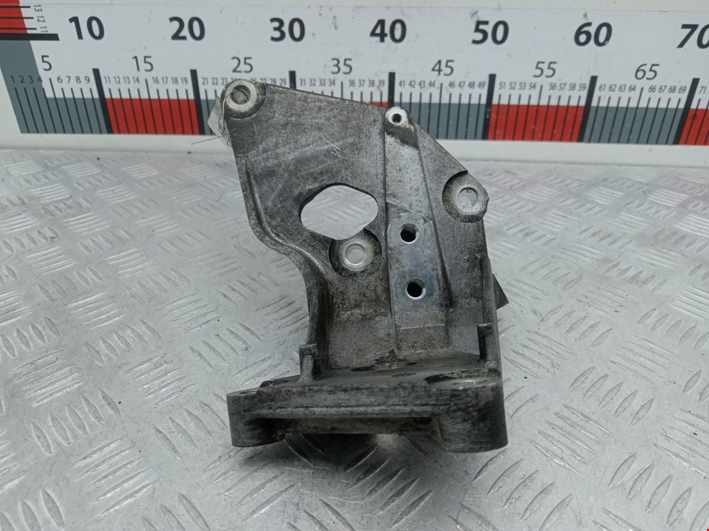 Кронштейн (крепление лапа траверса) кпп Renault Koleos (2008-2016)