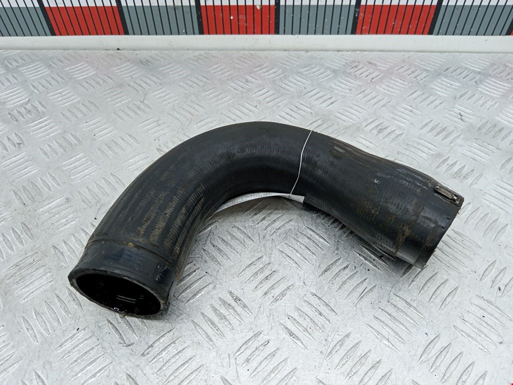 Патрубок интеркулера VOLKSWAGEN Passat B7 2011-2015