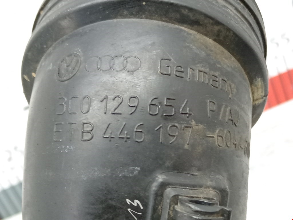 Патрубок воздушного фильтра VOLKSWAGEN Passat B7 2011-2015