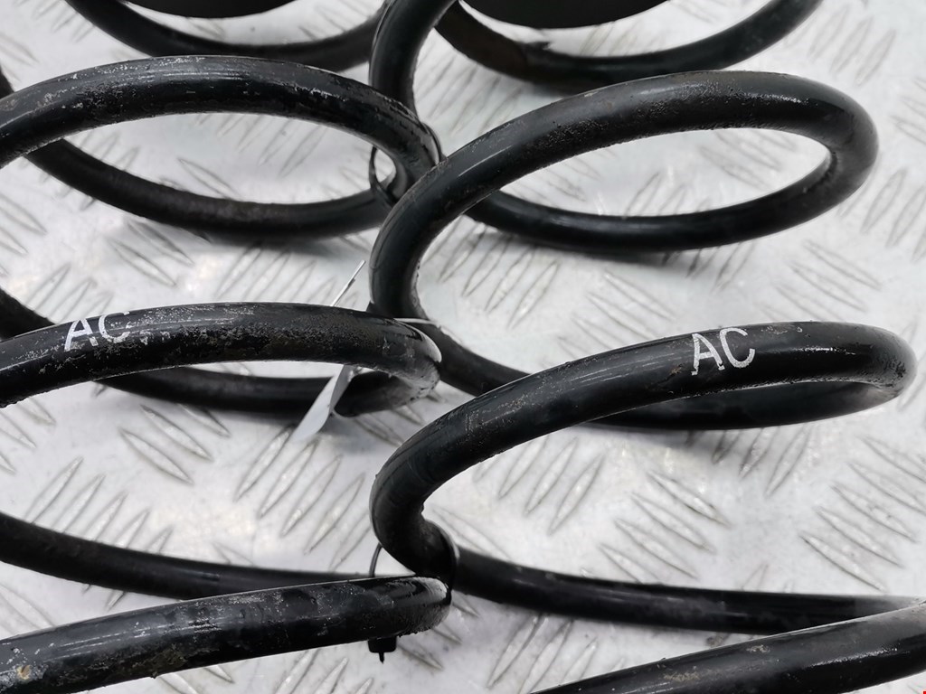 Пружина задняя левая/правая OPEL Corsa D 2006-2014