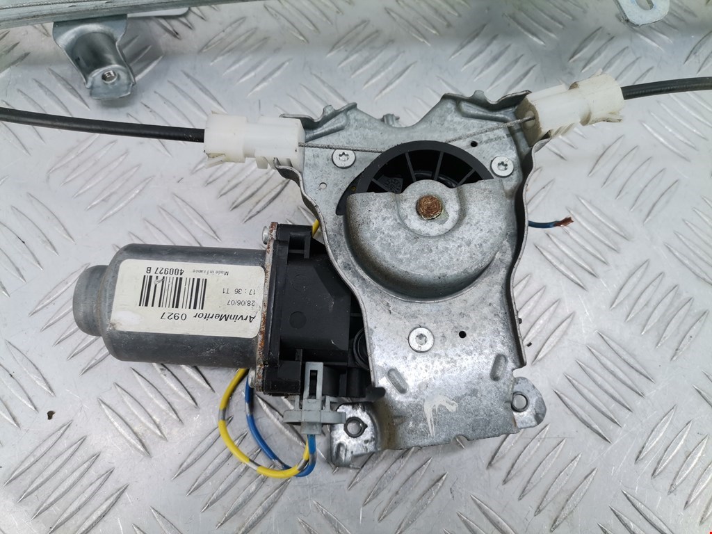 Стеклоподъемник задний левый NISSAN Navara III D40 2005-2015