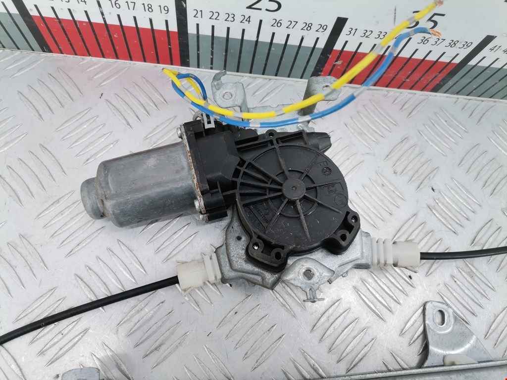 Стеклоподъемник задний левый NISSAN Navara III D40 2005-2015