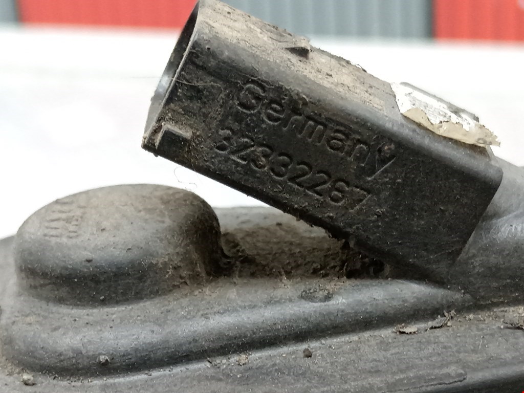 Суппорт задний правый VOLKSWAGEN Passat B6 2005-2011