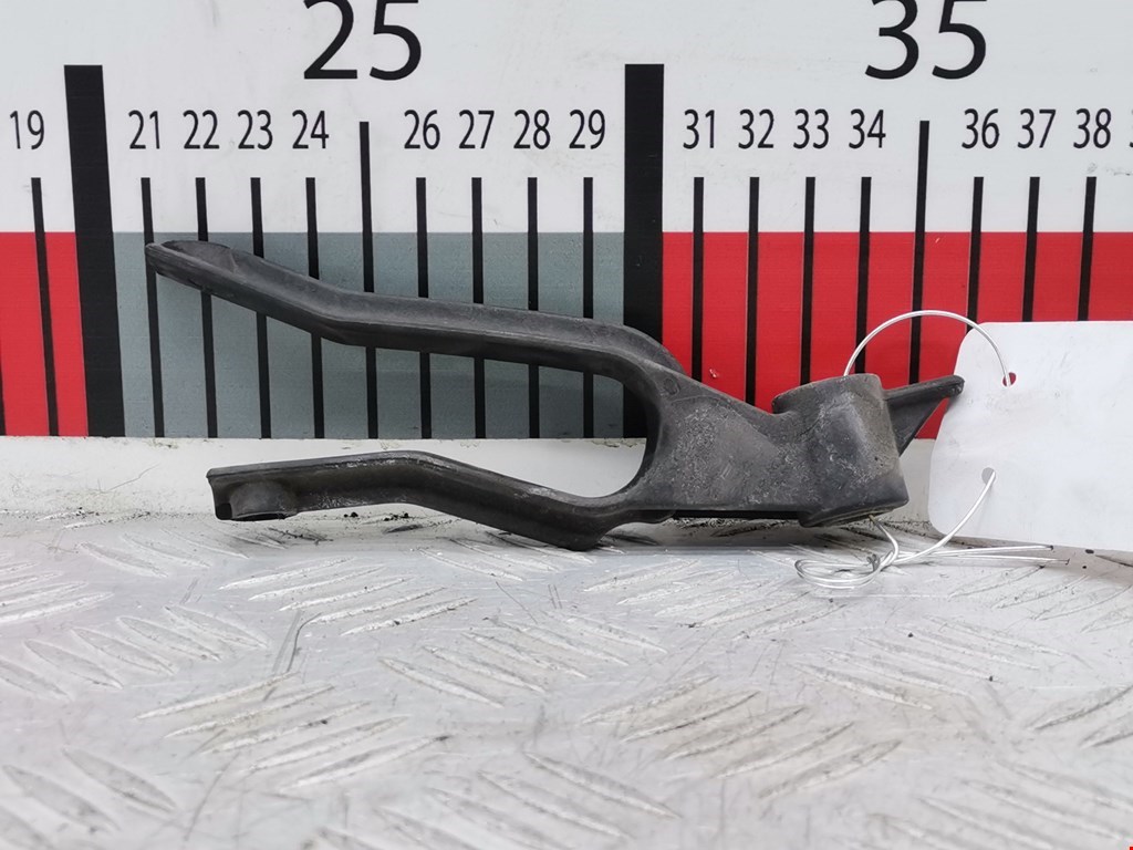 Кронштейн (крепление) радиатора OPEL Astra H/Family 2004-2015