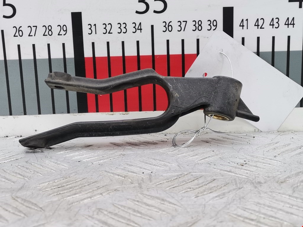 Кронштейн (крепление) радиатора OPEL Astra H/Family 2004-2015