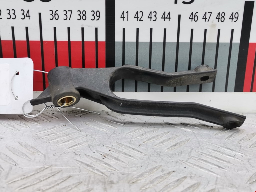 Кронштейн (крепление) радиатора OPEL Astra H/Family 2004-2015