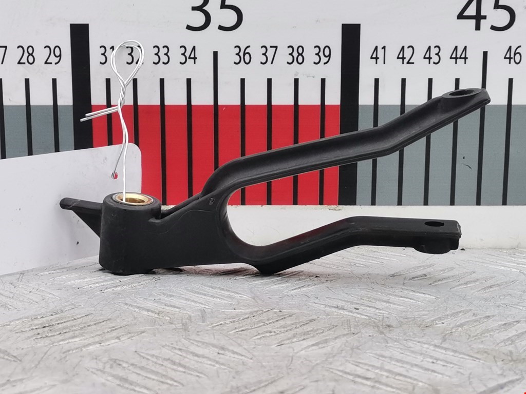 Кронштейн (крепление) радиатора OPEL Astra H/Family 2004-2015