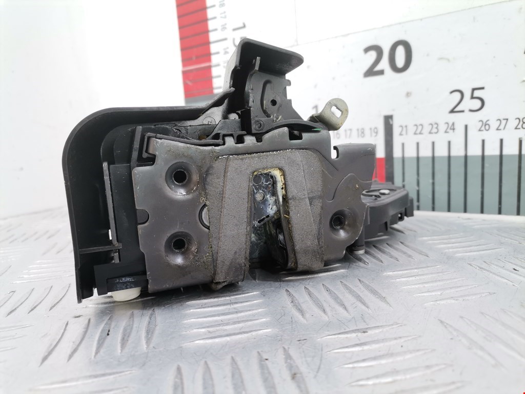 Замок багажника (крышки двери) LAND ROVER Freelander II 2006-2014