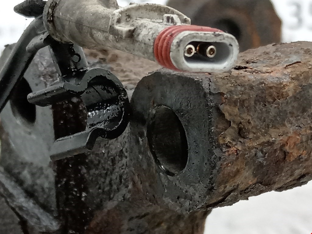 Ступица передняя левая OPEL Astra H/Family 2004-2015