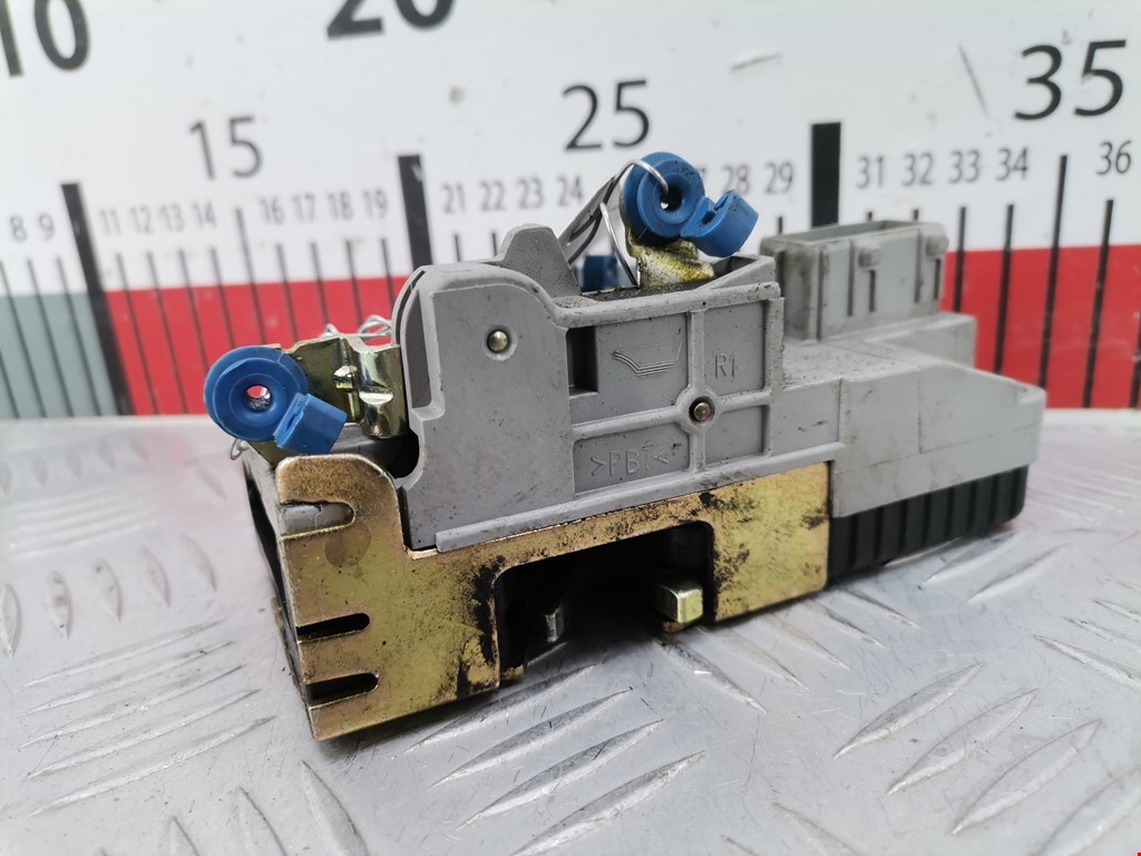 Замок двери передней правой CITROEN Xantia 1993-2002