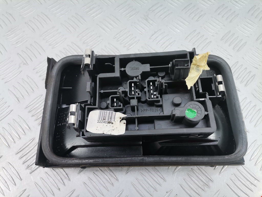 Фонарь задний внутренний правый CITROEN Xantia 1993-2002